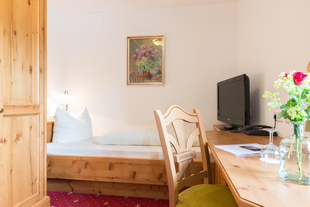 Metzgerei Oberhauser - Zur Post Hotel 3*