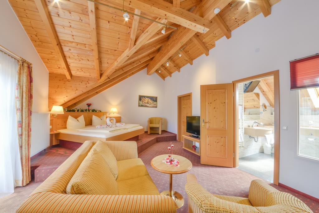 Hotel Metzgerei Oberhauser - Zur Post
