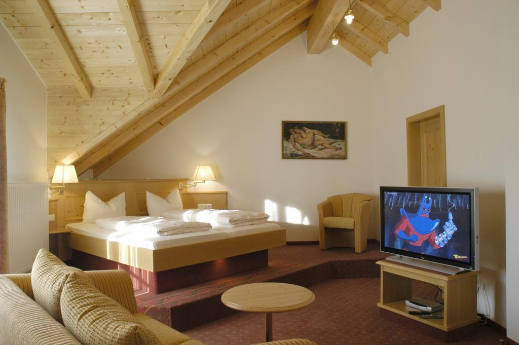 Hotel Metzgerei Oberhauser - Zur Post 3*